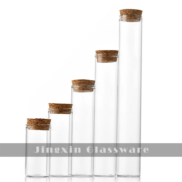 Glasflasche mit Holzkorken